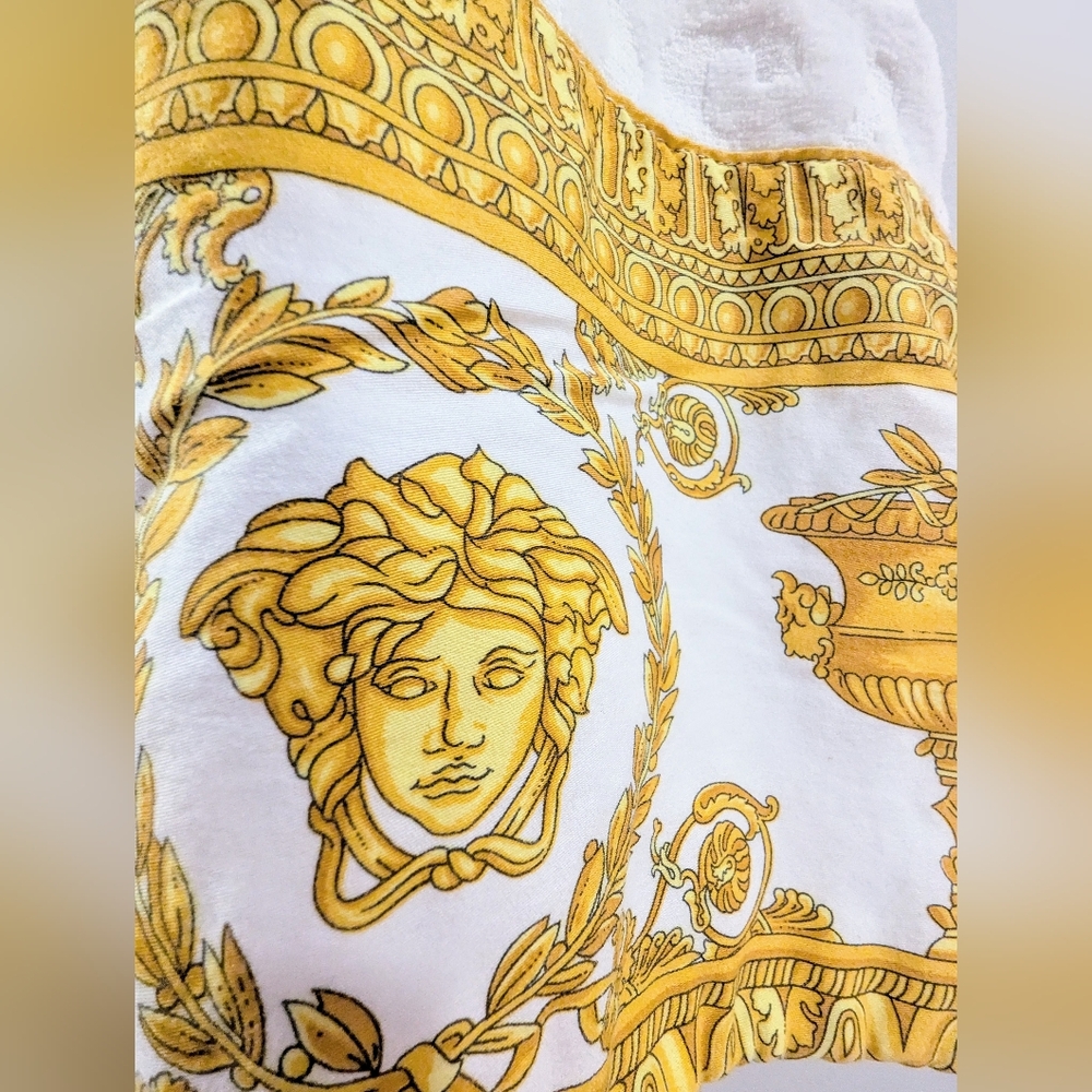 Versace White Embossed Logo Robe - Picture 10 of 12